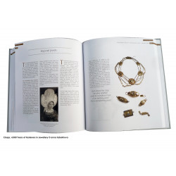 R-English version hard cover: CLASPS, 4,000 Years of Fasteners in Jewellery, buy on line