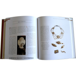 B "Le Fermoir en bijouterie, 4000 ans d'histoires", couverture souple, Version Française