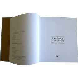 B "Le Fermoir en bijouterie, 4000 ans d'histoires", couverture souple, Version Française